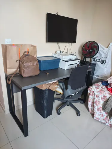 Mesa com cadeira