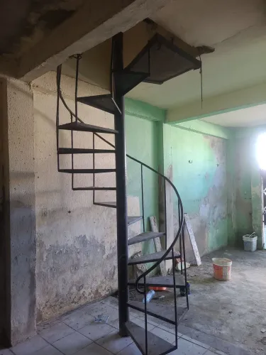 Escada de ferro ( Caracol )
