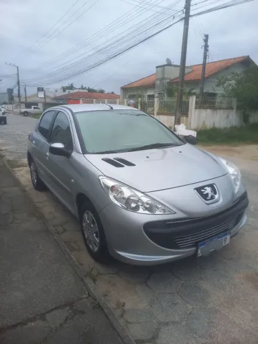 Peugeot 207 XR 1.4 Flex 8V 5P 2011