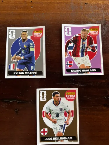 Figurinhas Extra Sticker, Mpabbe, Bellingham e Halland