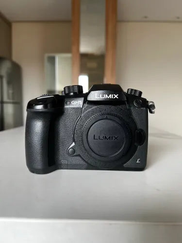 Câmera Panasonic Lumix GH5