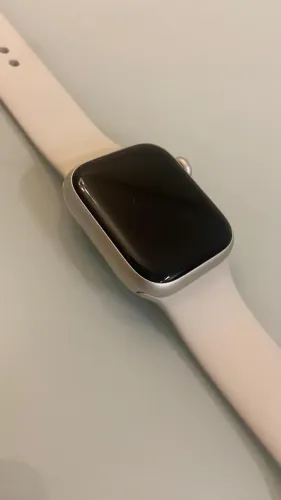 Apple Watch Series 7 bege (starlight) - 41mm - completo