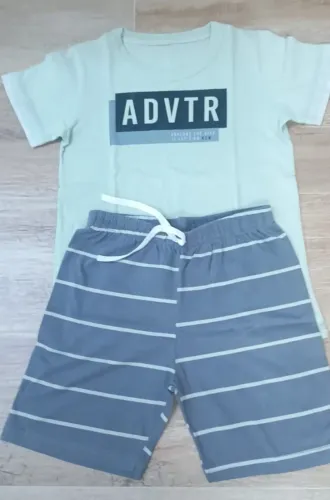 Conjunto camiseta e shorts menino USADO (tamanho 6)