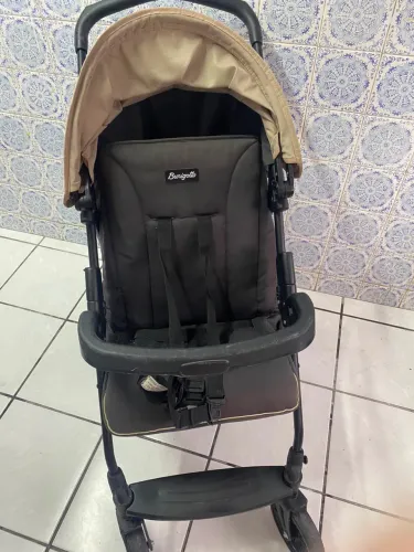 Carrinho e bebê conforto para criança