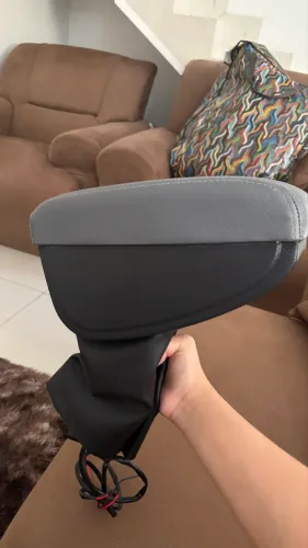 Apoio de braço encosto com usb peugeot 208 2023 até 2024