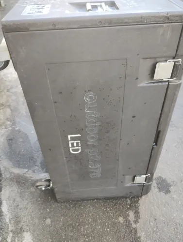 Vendo uma excelente caixa Case