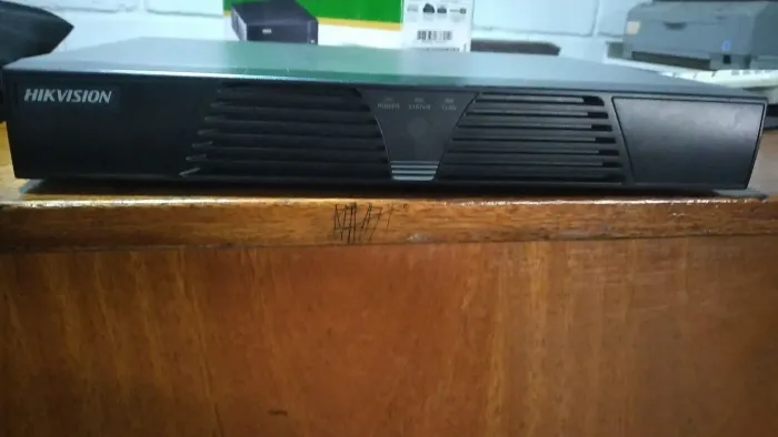 DVR 8 CÂMERAS HIKVISION