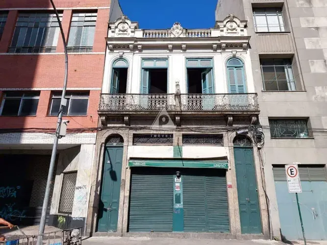 Casa de Rua, comercial, mezanino, galpão, 2 escrtórios, 5 banheiros, varanda, 640m².