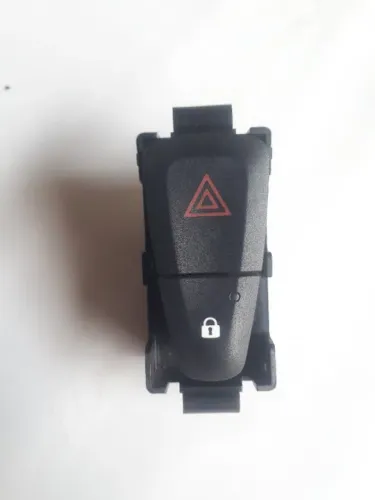 Renault Logan/Sandero 2015 - Botão do pisca alerta/trava.