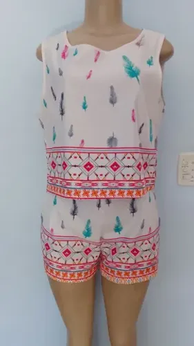 Conjunto short e blusa branco com estampa tam M