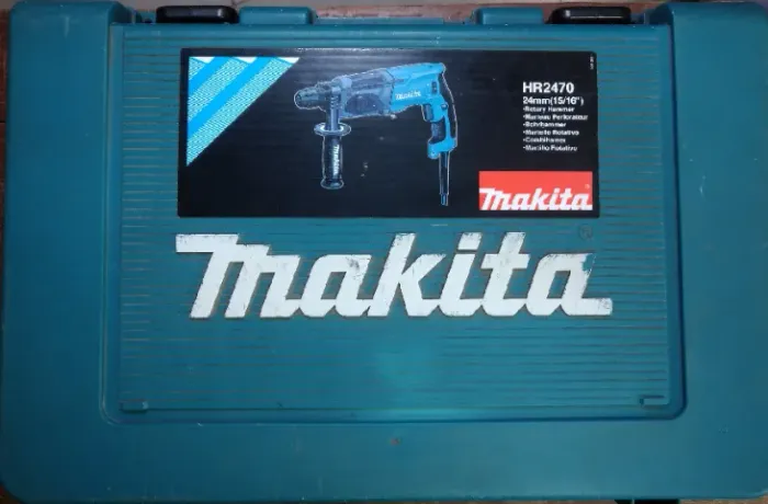 Martelete Perfurador Rompedor SDS Plus 800W HR2470 220V Makita