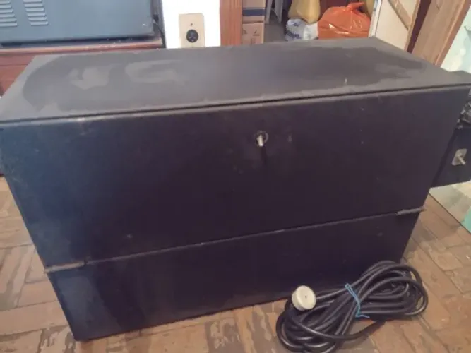 Forno para vários usos medindo 60/26 cmts feito em alumínio