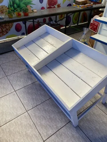 Bancada expositor branca para comércio