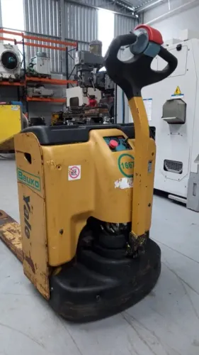 Empilhadeira paleteira elétrica Hyster modelo P2.2