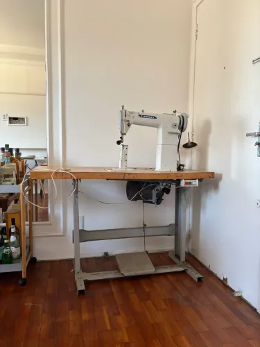 Máquina de coluna LANMAX - ideal para bolsas e calçados