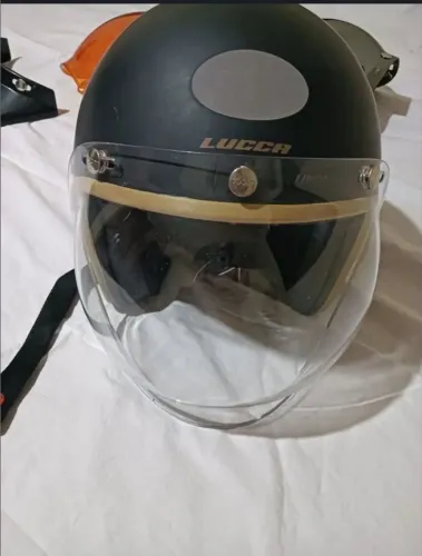 Vendo CAPACETE NOVO COURO.... impecável !!