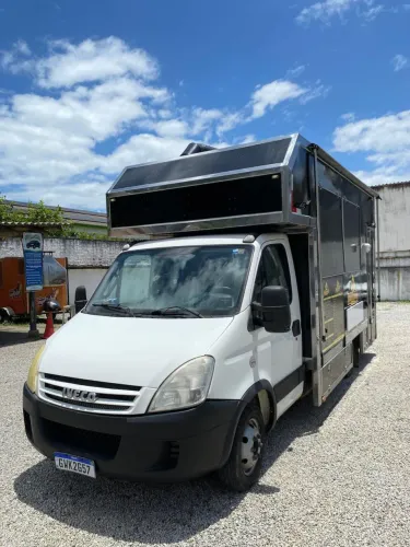 Vendo food truck pronto para trabalhar 