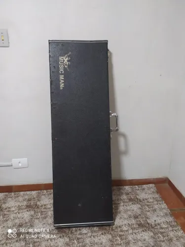 Case Músic Man -Original - jazz bass , músic Man, USA .