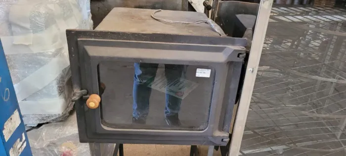 Forno de Embutir Ferro Fudido Porta de Vidro C/ Lampada 