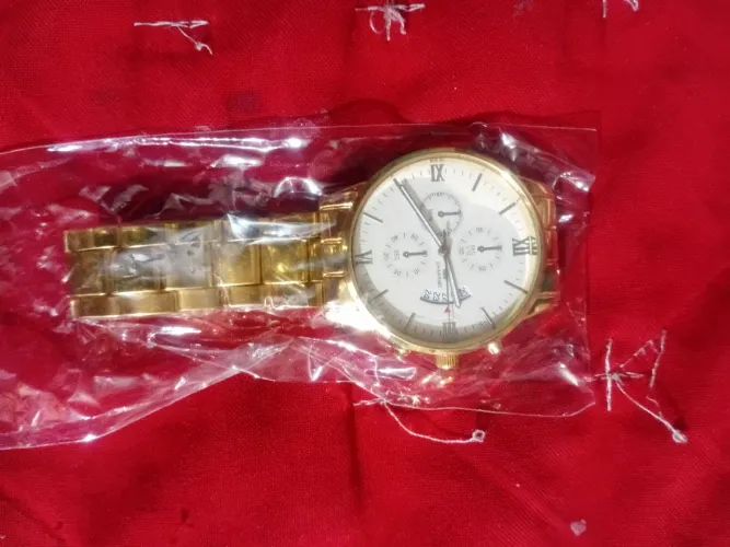 Relógio masculino dourado*novo*!