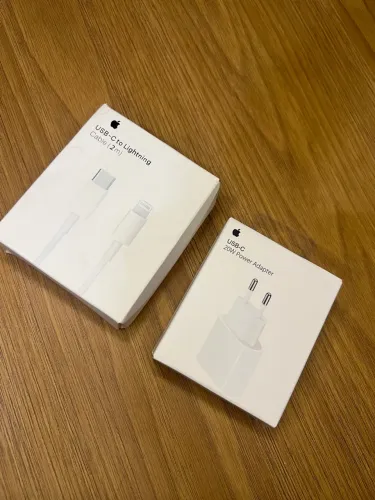 Carregador iPhone  Apple USB-C 20W e Cabo Lightning 2m - Novo