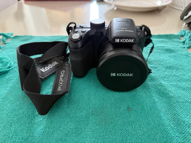 Câmera Profissional Kodak - Nova na caixa - R$1.599,90 (Preço Final)