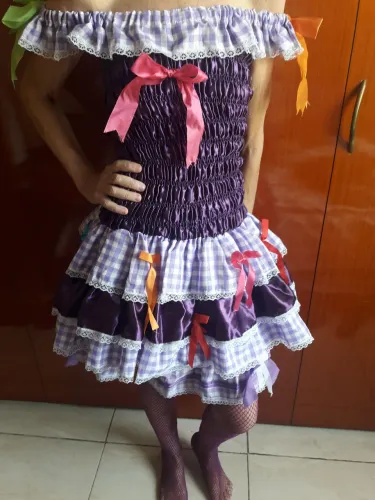 Vestido Junino Roxo com Detalhes + meia arrastão