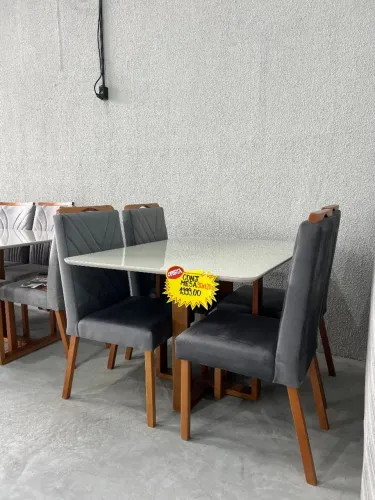 Conjunto Mesa com 4 Cadeiras