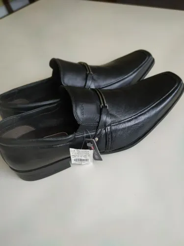 Par de sapatos Ferracini Couro!