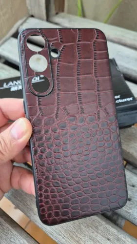 Capa Silicone semirrígida estilo couro para Samsung S24+ S25+Plus