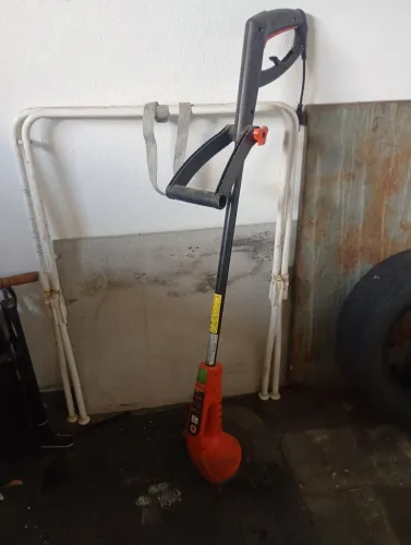 Roçadeira elétrica 