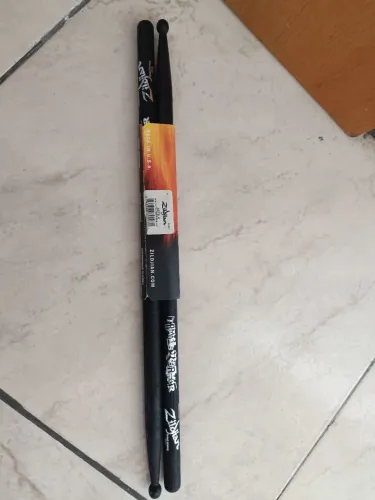 Par de Baquetas Zildjian 