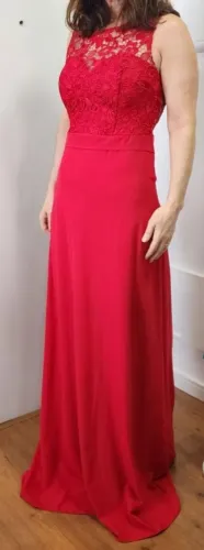 Vestido longo de festa com renda güipir vermelho Tam. 40