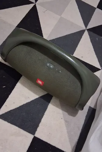 JBL bombox 1