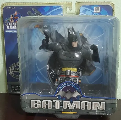 Boneco Batman Justice League PESO DE PAPEL- Monogram