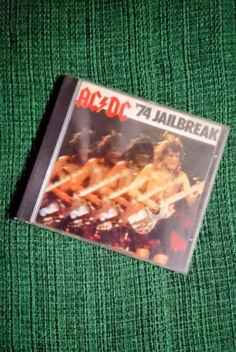 CD AC/DC  74 Jailbreak 