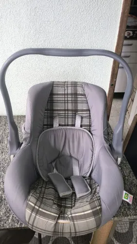 Bebê Conforto Cinza com Estampa Xadrez