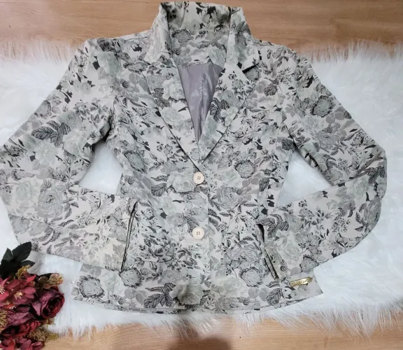 Blazer Floral Elegante BAIXEI O PREÇO 