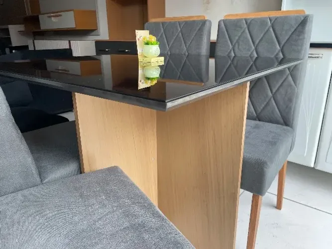 Mesa de jantar 4 lugares nova 