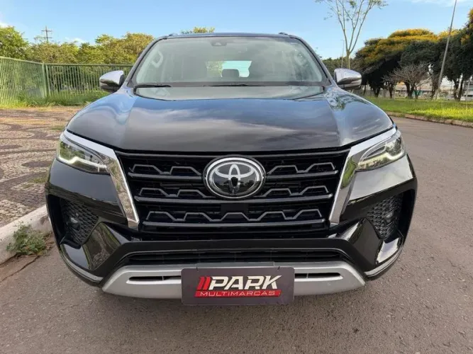 Toyota Hilux SW4 SRX 4X4 2.8 TDI 16V Dies. Aut. 2021