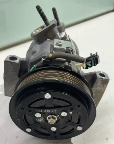 Compressor de ar-condicionado Ford ka 2019 3 cilindros usado