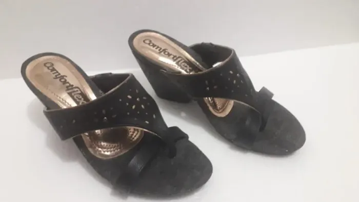Tamanco feminino preto Confortflex nº 36 usado