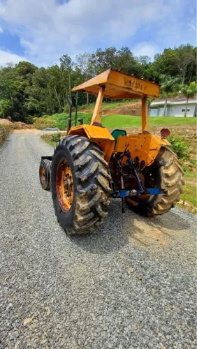 Trator valmet modelo 88 Série prata