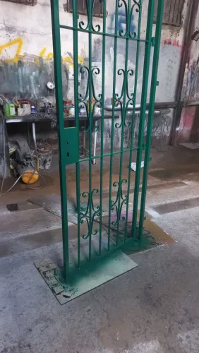 Portas de ferro