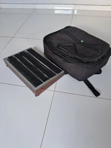 Pedal Board caseiro super leve 40/20/7 + Bag nova** (madeira Pinho) envio na Olx