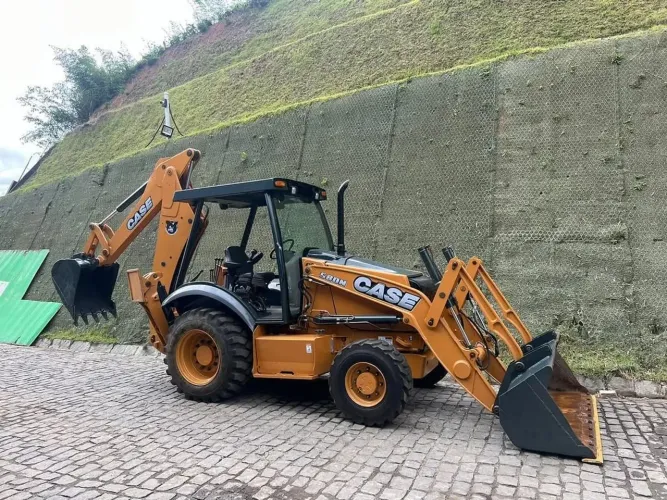 CASE 580N 2013- Entrada de R$25.000,00