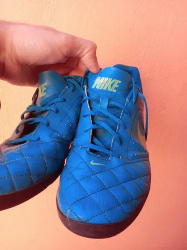 Chuteira futebol 7 bom estado 42