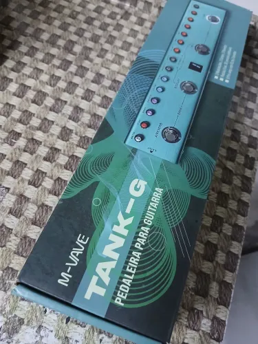 Pedaleira tank g guitarra nova na caixa
