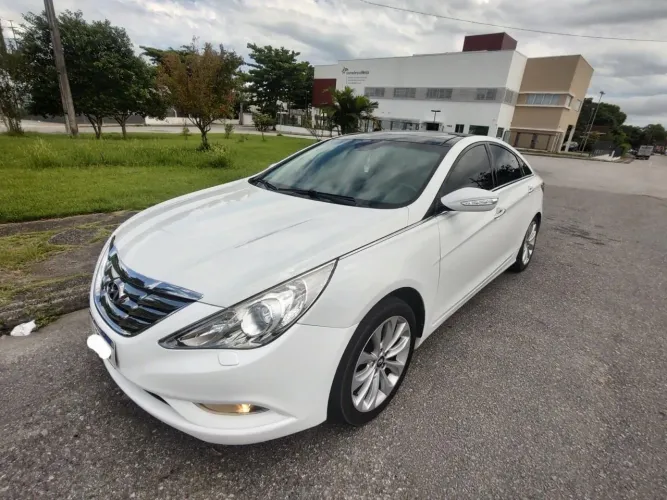 Lindo Sonata gls 2013 branco com teto interior caramelo financio 