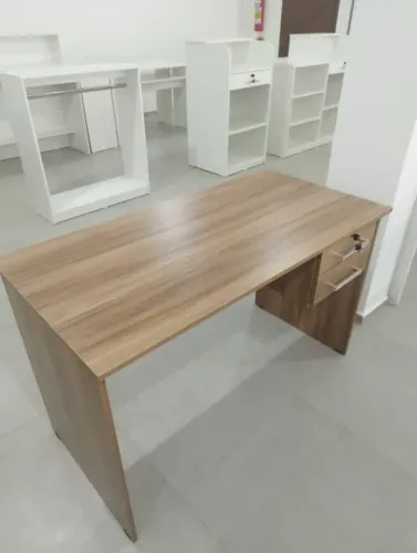 Mesa de Escritório em Mdf